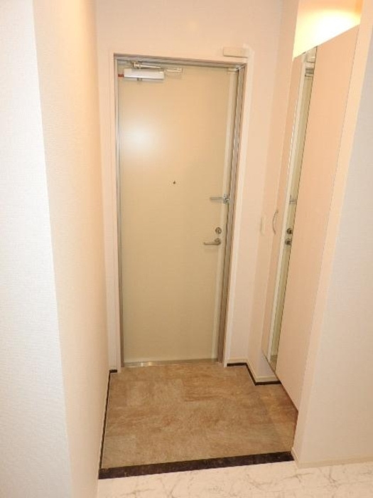泉大津市東雲町のハイツの玄関|ゆったりとした玄関です