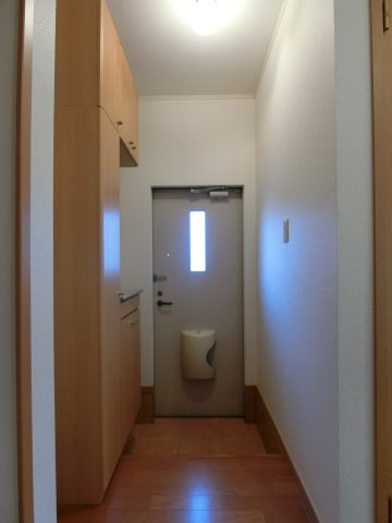 ソル　デル　フリオ　Ｄの玄関|イメージ101号室の写真（反転あり）