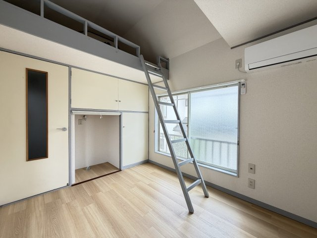 クレセント東元町の居間・リビング|リビングです