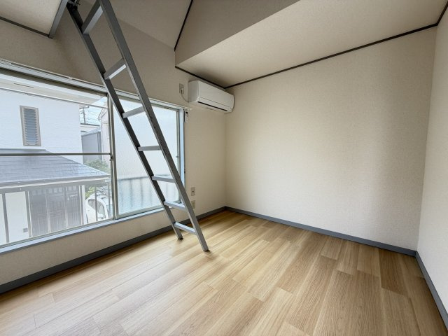 クレセント東元町の居間・リビング|使いやすいリビングです