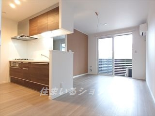 シャーメゾン可部南の居間・リビング|エアコン付き