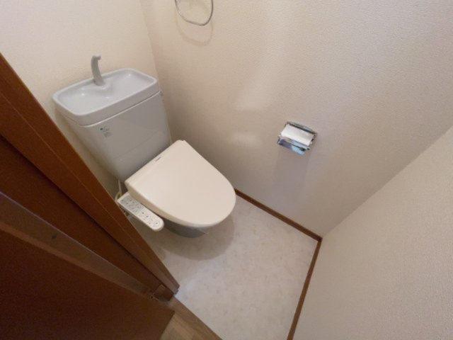 エクセル東浦のトイレ|別部屋同一間取りのお写真となります。