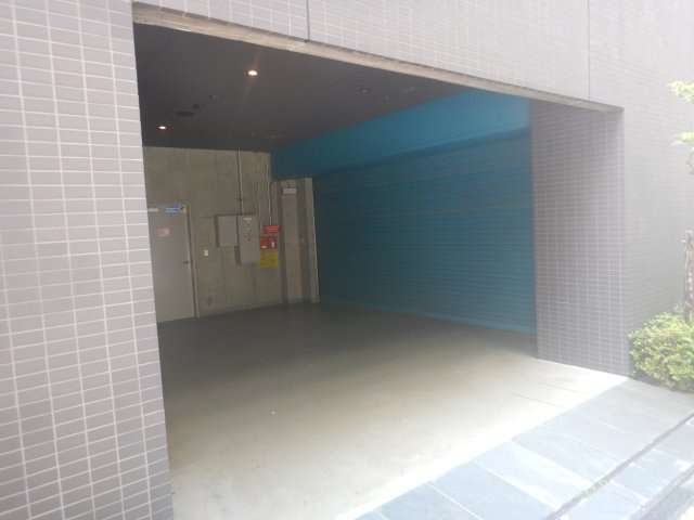 コンポジット日本橋の駐車場