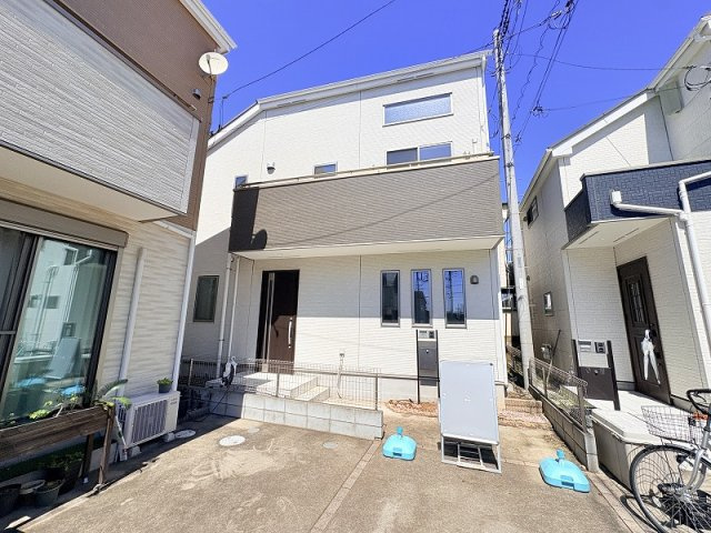 【外観】 | 西東京市栄町1丁目　中古一戸建住宅　(保谷店) | 実際に室内のご見学が可能です。足を運ぶことで広さや陽当り、周辺施設も確認でき、暮らしていくイメージも膨らみます。お問い合わせの上、ぜひ現地をご確認ください！