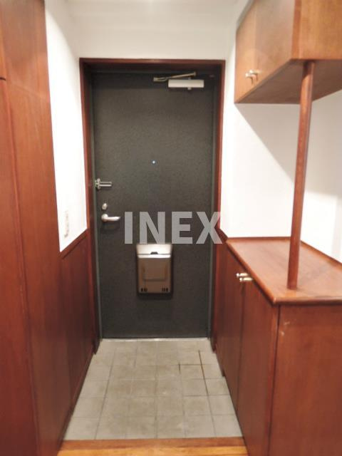 横浜市中区本牧町２丁目の賃貸マンションの玄関