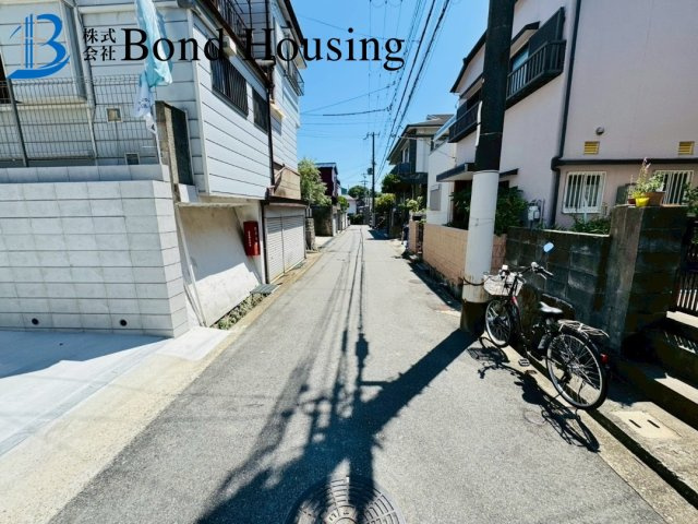駐車並列2台　長期優良住宅　垂水区東垂水3丁目　新築戸建の前面道路含む現地写真