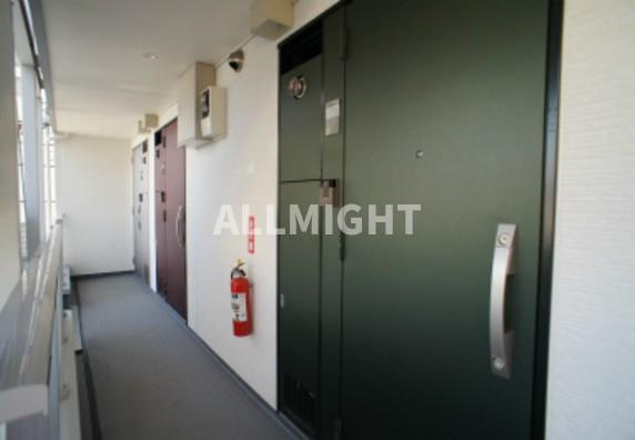 川崎市多摩区生田８丁目の賃貸マンションの玄関|★お部屋探しはオールマイト不動産までご相談下さい♪【044-543-9135】