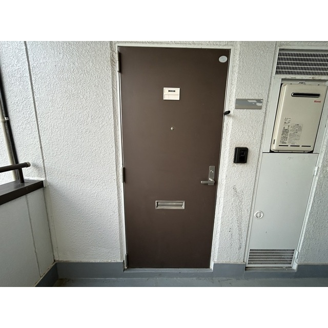 只見ハイツの玄関|収納もある玄関です