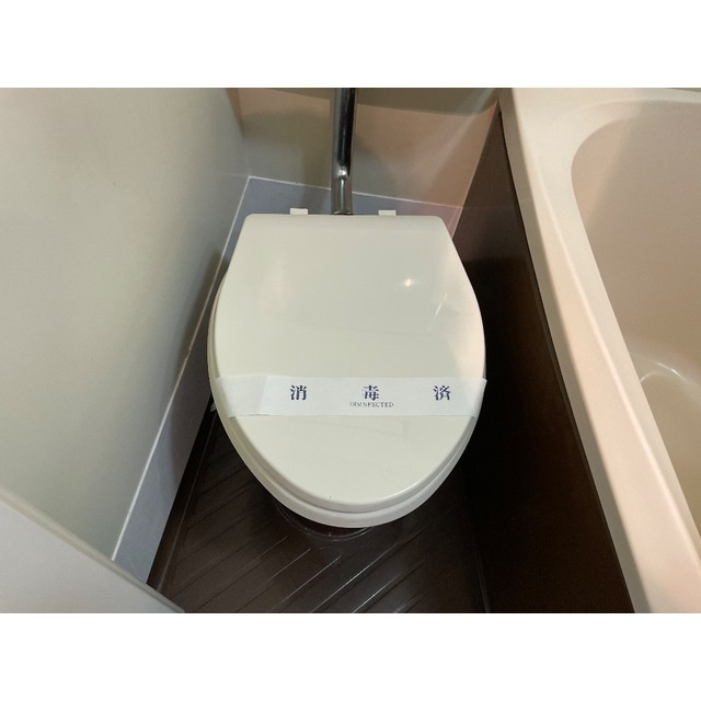 ベルBのトイレ|落ち着いた色調のトイレです