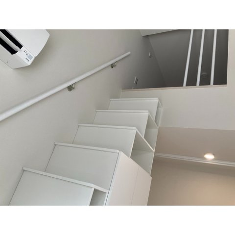 壱番館の内装|明るい室内です