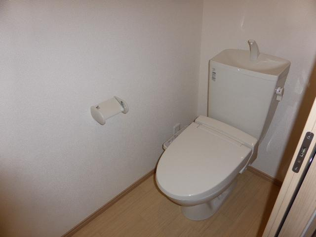 別所町戸建て　Aのトイレ|落ち着いたトイレです