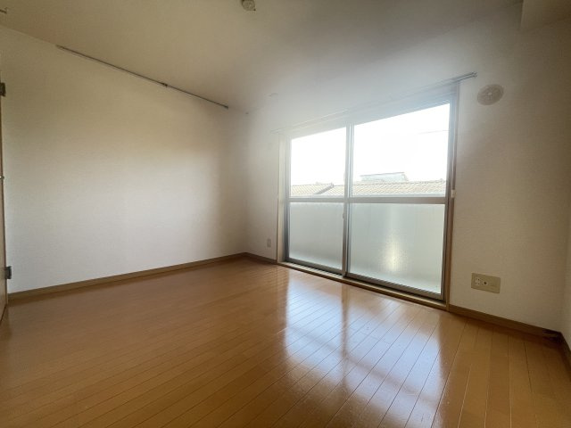 マンションティアラの周辺