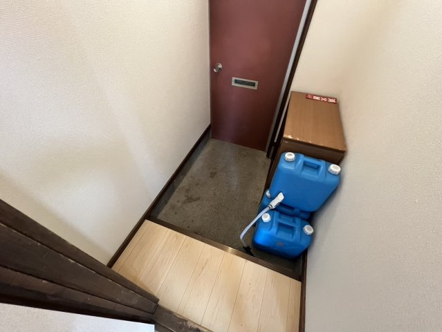 ハイツ山本の玄関