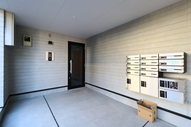 メルクリオ東川口のエントランス|建物の内部です