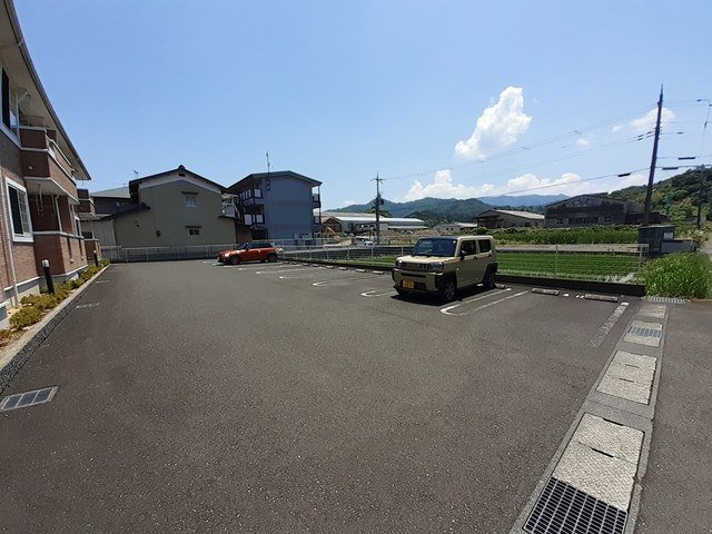 ベル・ヴィオラの駐車場