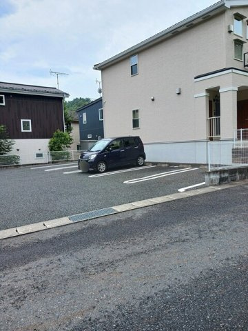 サニーの駐車場