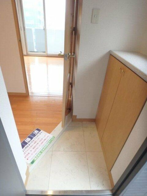 千代田区神田神保町２丁目の賃貸マンションの玄関
