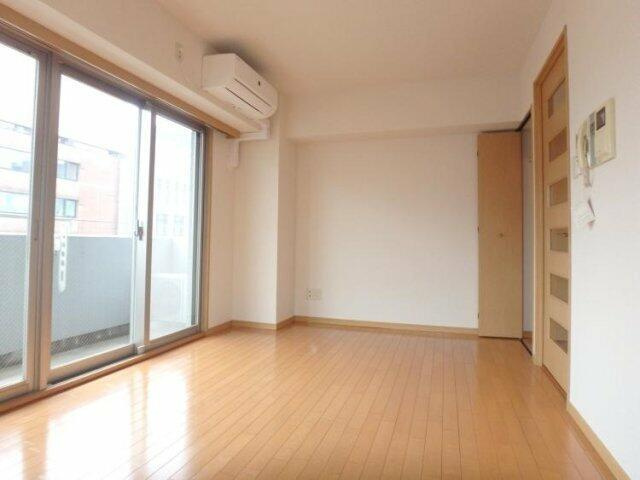 千代田区神田神保町２丁目の賃貸マンションの居間・リビング