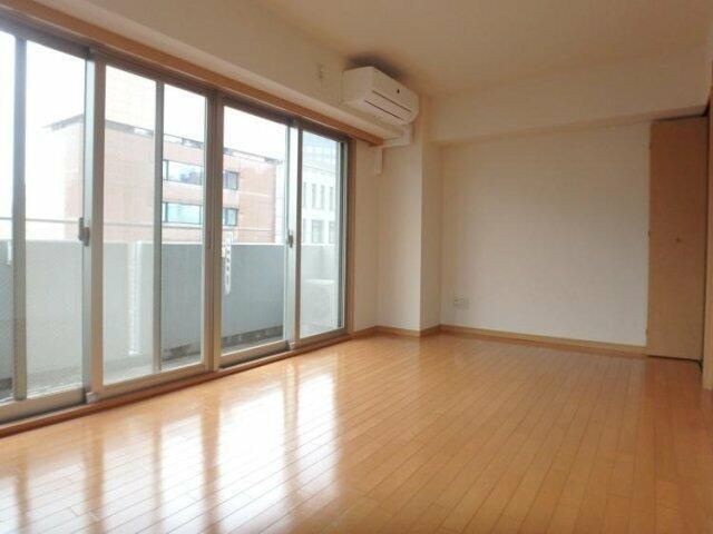 千代田区神田神保町２丁目の賃貸マンションの居間・リビング