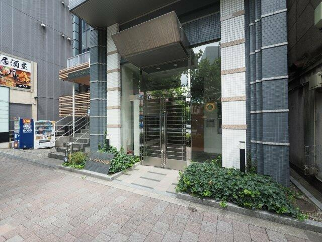 千代田区神田神保町２丁目の賃貸マンションのエントランス