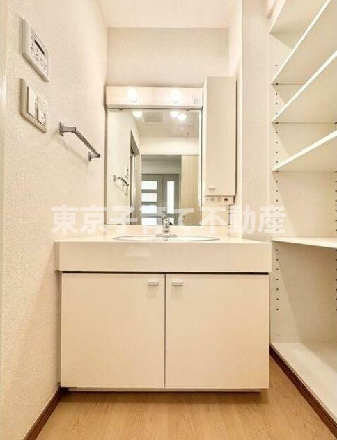 文京グリーンコートビュータワー本駒込 B棟の洗面所