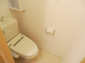 【トイレ】 | ヒロ　コテージ | 落ち着いた色調のトイレです