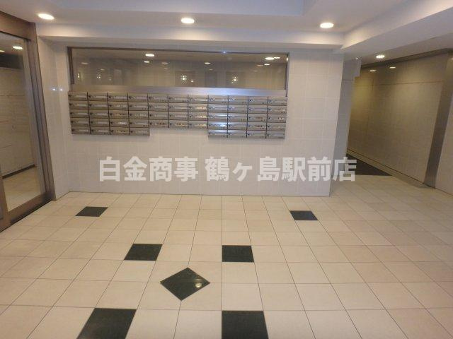 エバーグリーン若葉のエントランス|集合ポスト