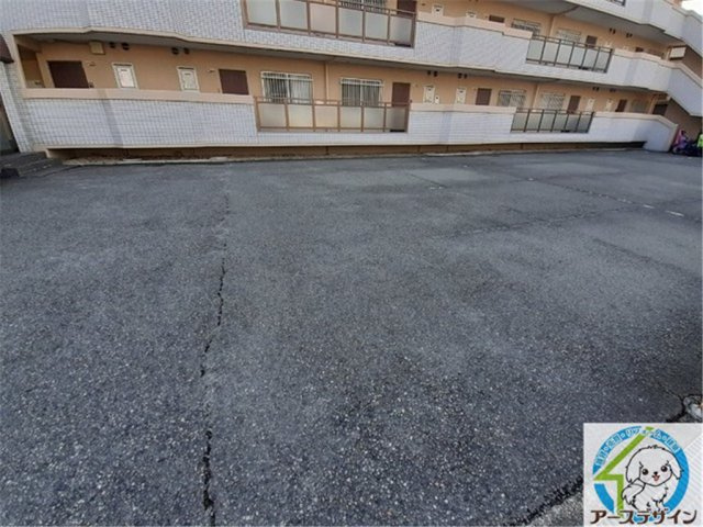 リバーサイドＡの駐車場
