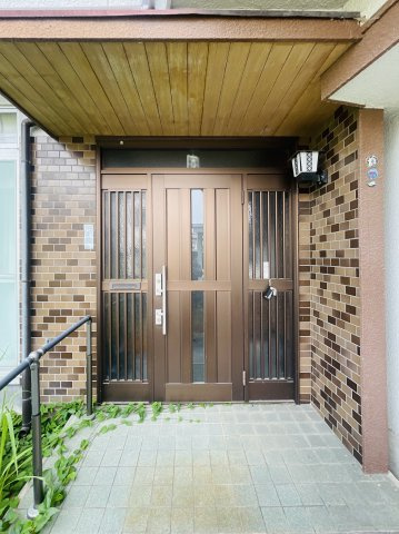 【玄関】 | たつの市龍野町中村/中古戸建 | 落ち着いた玄関です