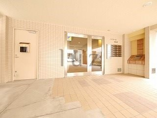 コンフォール南太田のエントランス