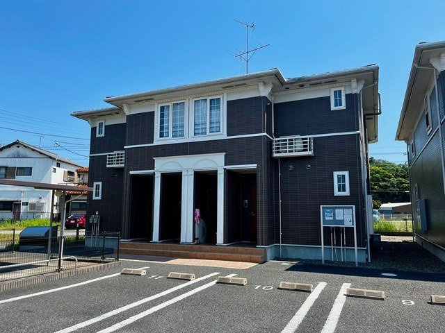 落ち着いた雰囲気の外観です
