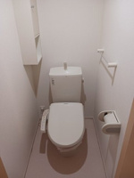 ゆったりとした空間のトイレです
