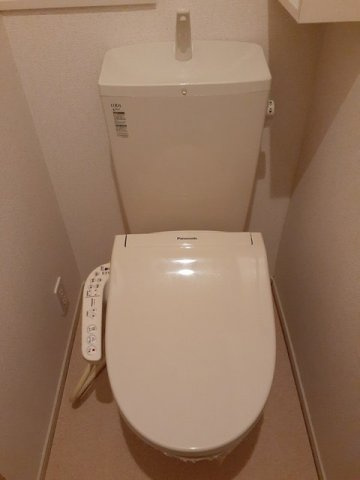 コンパクトで使いやすいトイレです
