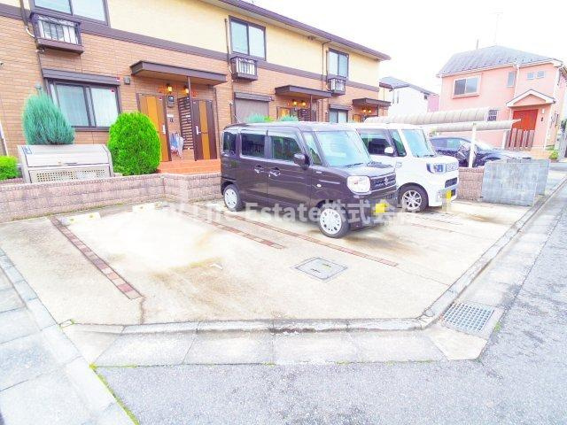 メープルハウスの駐車場