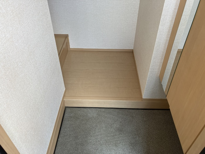 メープルハウスの玄関