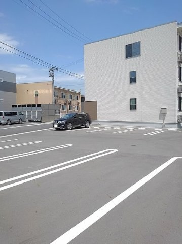パレス　シャトンＡの駐車場