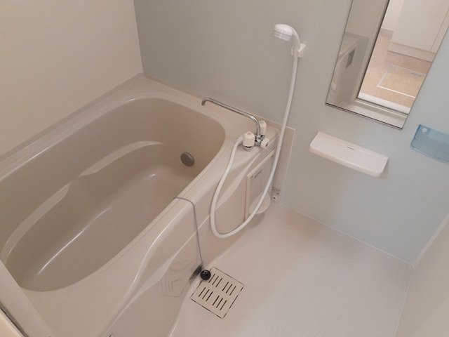 コンパクトで使いやすいお風呂です
