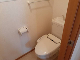 コンパクトで使いやすいトイレです