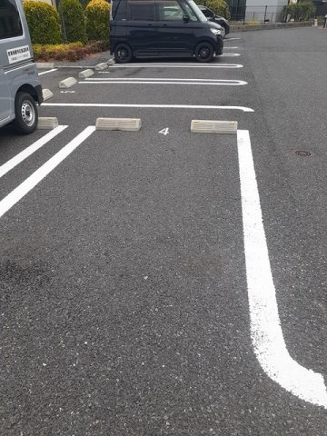 駐車場があるので、車を買う予定の方も安心です