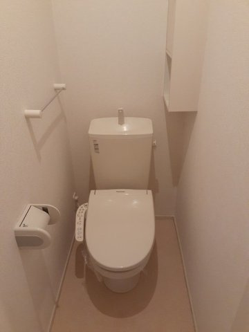 コンパクトで使いやすいトイレです