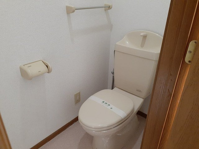 清潔感のあるトイレです