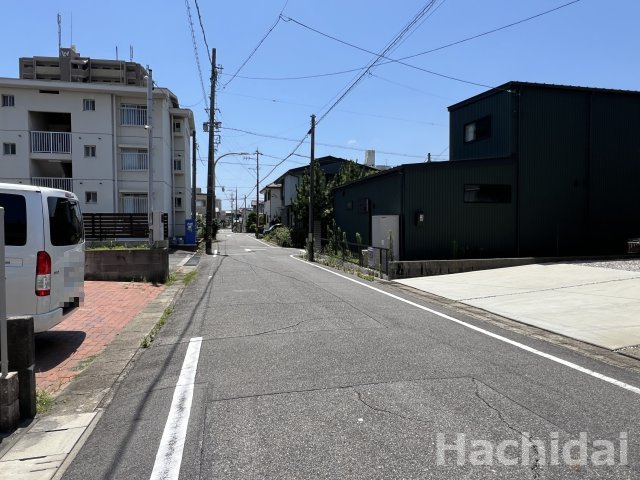 高浜市湯山町第5　新築戸建＜1号棟＞の前面道路含む現地写真