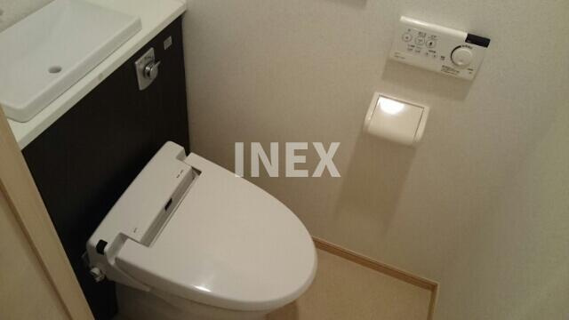 川崎市幸区幸町１丁目の賃貸マンションのトイレ
