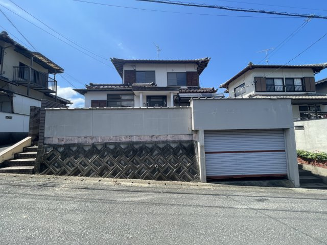 早良区早良六丁目戸建の前面道路含む現地写真|南側前面道路に面し日当たり良好です。