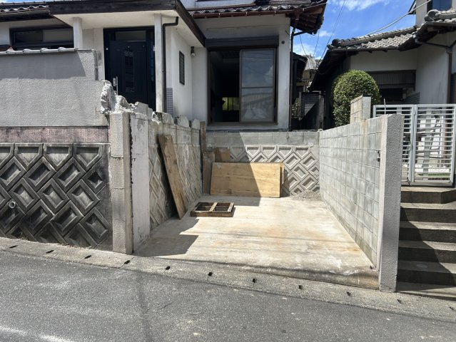 早良区早良六丁目戸建のその他|車庫は解体ワゴン系のお車も駐車可能