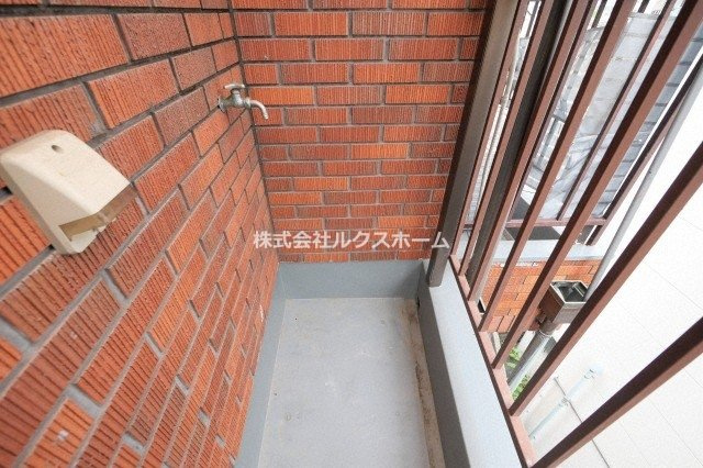 ロイヤル摂津D棟のバルコニー