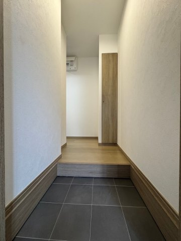 川崎市多摩区長尾５丁目のアパートの玄関