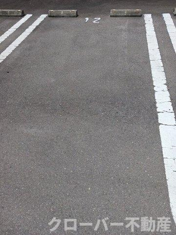 アヴェニール　Ａの駐車場