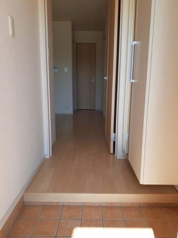 ソレイユＫＡＷＡＢＡＴＡⅡの玄関
