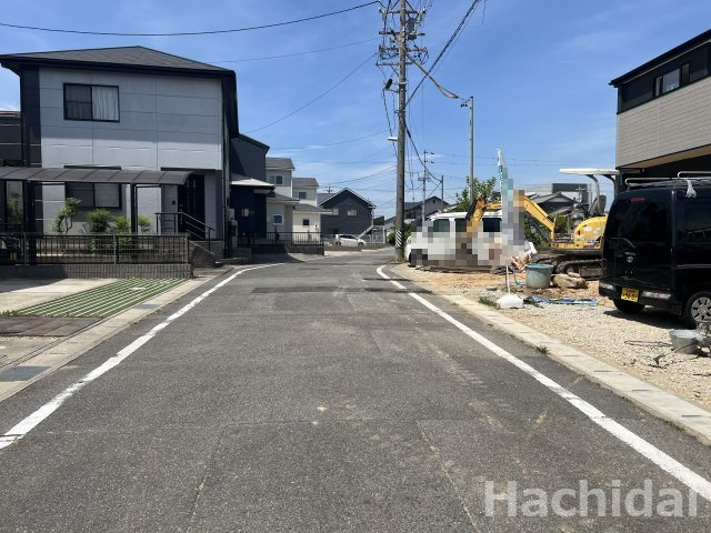 高浜市湯山町第5　新築戸建＜4号棟＞の前面道路含む現地写真